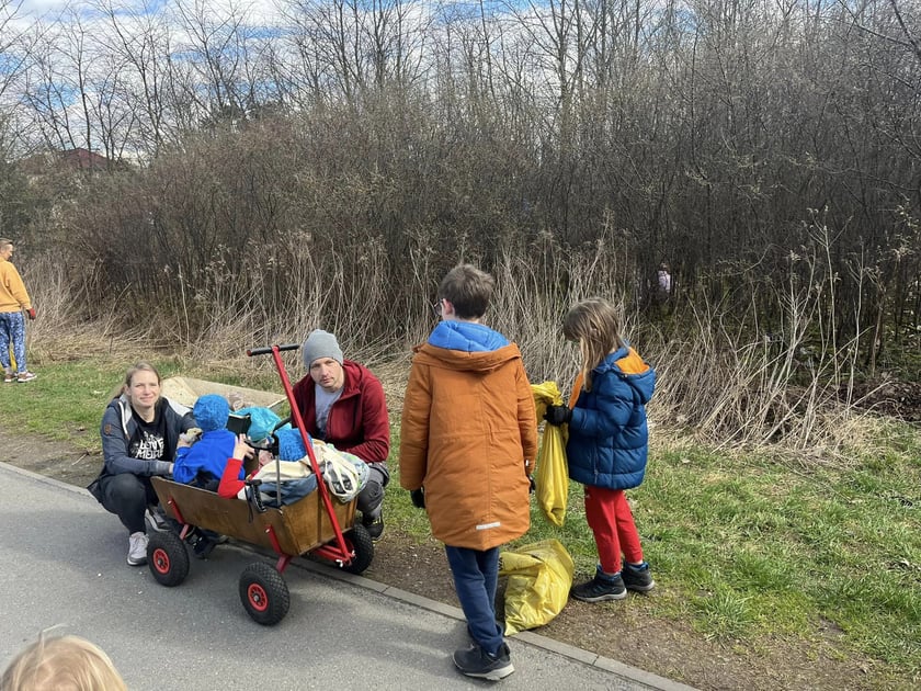 Akcja wsp&oacute;lnego sprzątania osiedla