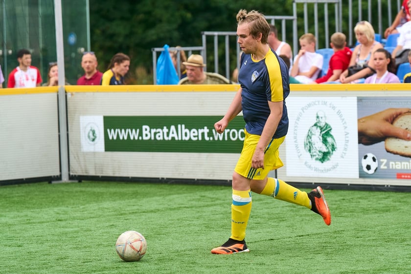 Pierwszy dzień Międzynarodowego Turnieju Piłki Nożnej Ulicznej Os&oacute;b Bezdomnych Wrocław Cup 2024