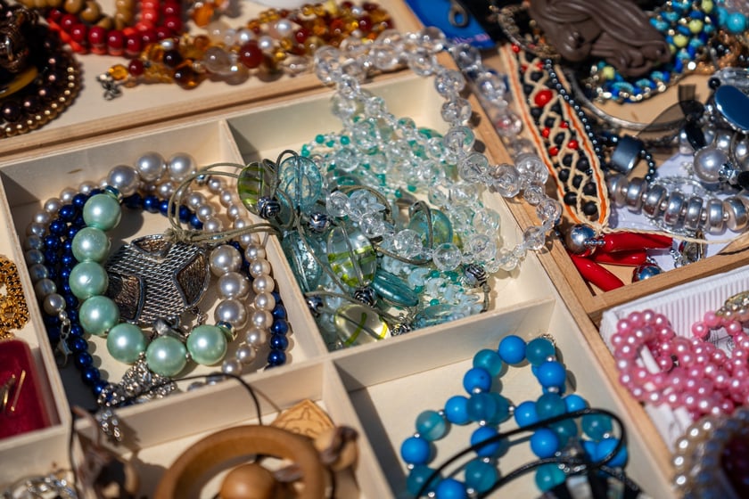 Na Pchlim Targu przy Centrum Historii Zajezdnia można było znaleźć wiele skarb&oacute;w