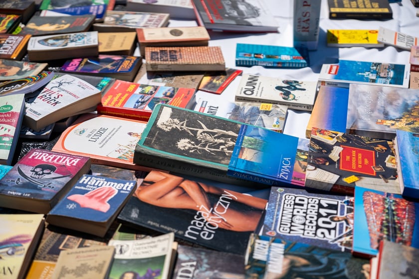 Na Pchlim Targu przy Centrum Historii Zajezdnia można było znaleźć wiele skarb&oacute;w