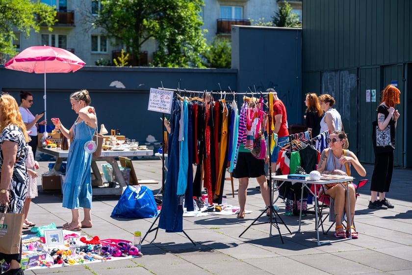 Na Pchlim Targu przy Centrum Historii Zajezdnia można było znaleźć wiele skarb&oacute;w
