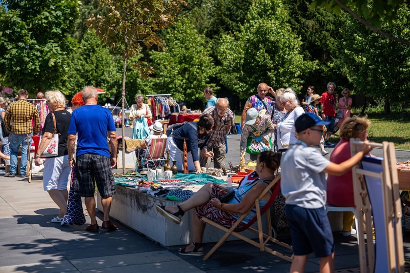 Na Pchlim Targu przy Centrum Historii Zajezdnia można było znaleźć wiele skarb&oacute;w