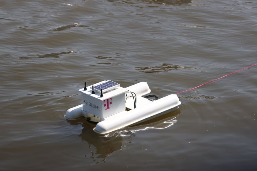 26 lipca 2024 zainstalowano na Odrze bojki monitorujące jakość wody