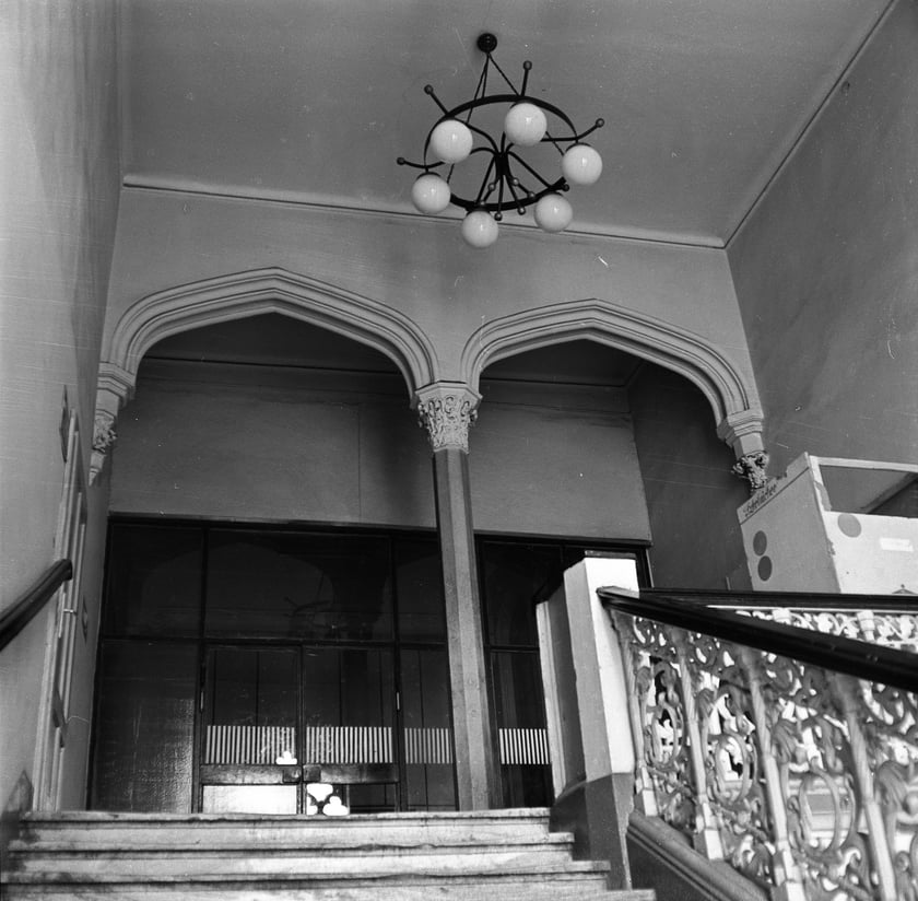 Dworzec Gł&oacute;wny we Wrocławiu w latach 70. Arkada