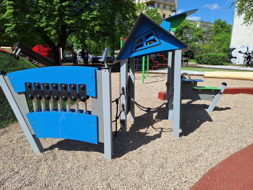 Nowy plac zabaw przy ul. Zielonog&oacute;rskiej
