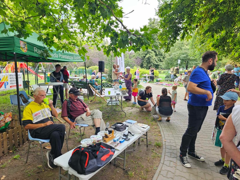 Pchli targ na osiedlu Powstańc&oacute;w Śląskich