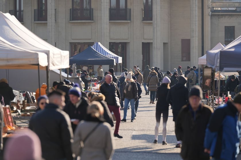 Giełda Staroci pod Halą Stulecia we Wrocławiu