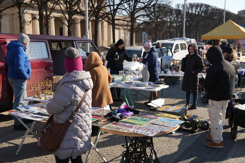 Giełda Staroci pod Halą Stulecia we Wrocławiu