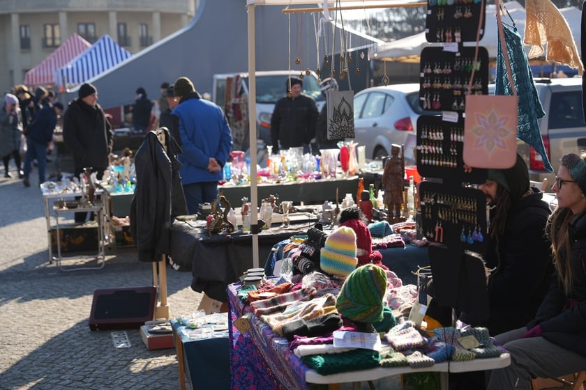Giełda Staroci pod Halą Stulecia we Wrocławiu