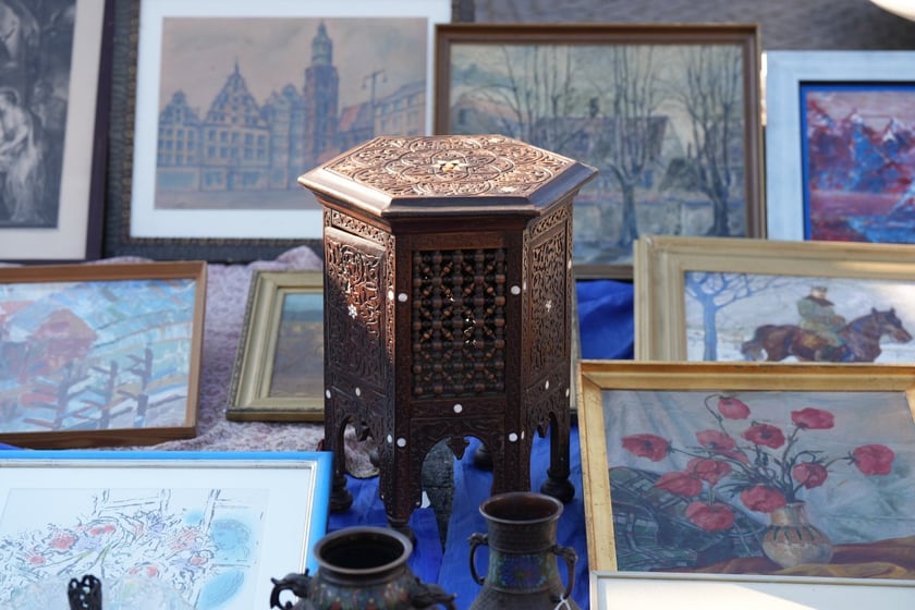 Giełda Staroci pod Halą Stulecia we Wrocławiu