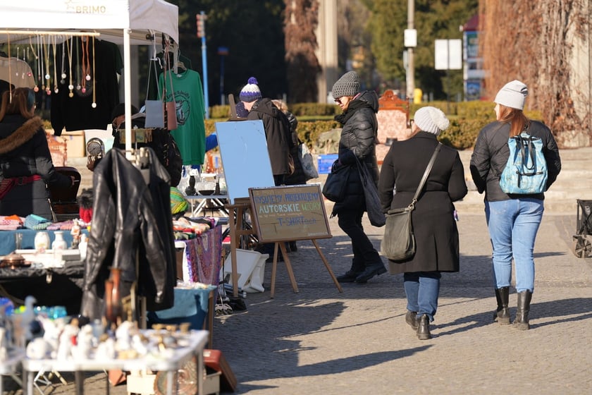 Giełda Staroci pod Halą Stulecia we Wrocławiu