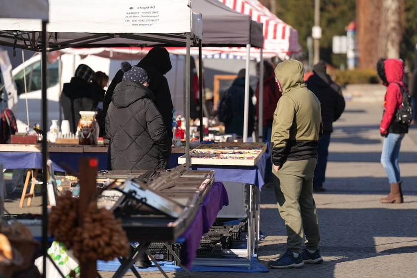 Giełda Staroci pod Halą Stulecia we Wrocławiu