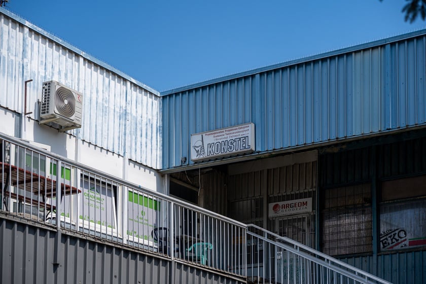 Budynki handlowe ul. Trwała 7, zdjęcia z lipca 2024