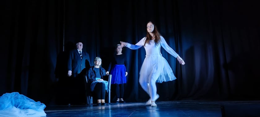 Teatr Seniora w Krzywym Zwierciadle