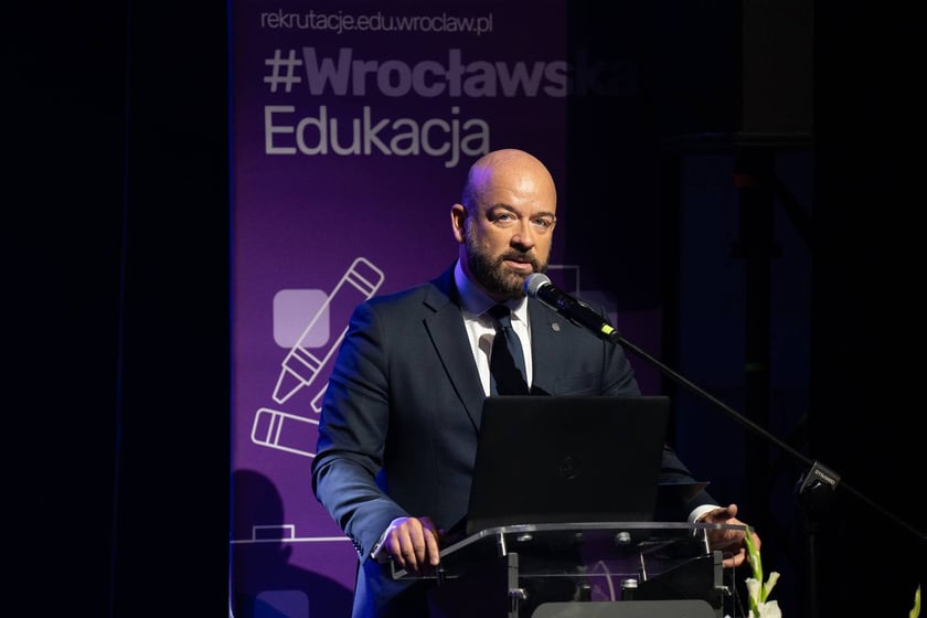 We wtorek ( 27 sierpnia) odbyła się inaugurację roku szkolnego 2024/2025z dyrektorami wrocławskich placówek oświatowych.