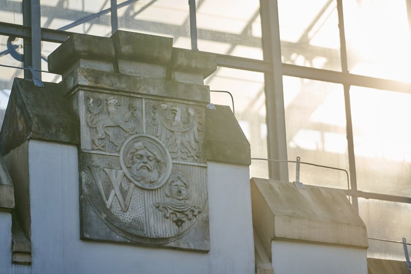 Stacja kolejowa z dworcem Wrocław Główny, marzec 2023