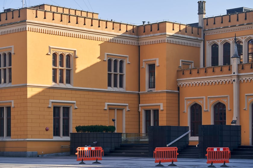 Stacja kolejowa z dworcem Wrocław Główny, marzec 2023