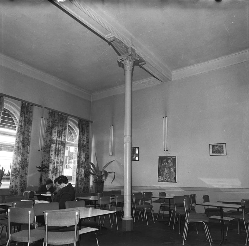 Restauracja. Dworzec Wrocław Nadodrze w 1980 r. Zbiory Wydziału Architektury PWr