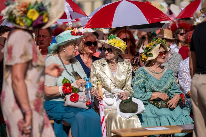 Marsz Kapeluszy i inauguracja Dni Seniora 2024