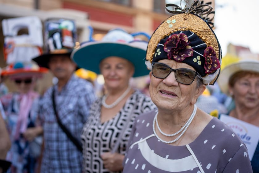 Marsz Kapeluszy i inauguracja Dni Seniora 2024