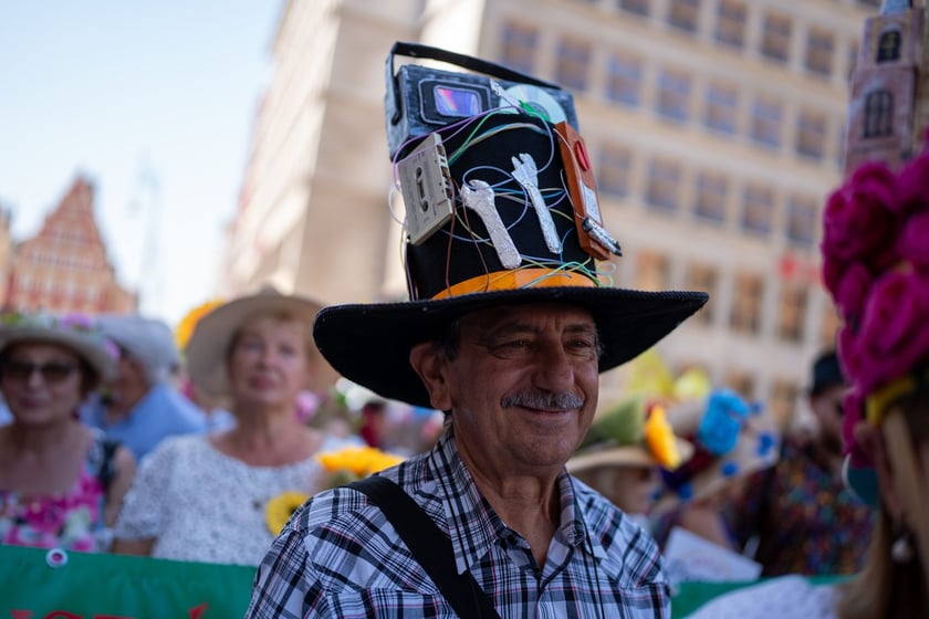 Marsz Kapeluszy i inauguracja Dni Seniora 2024