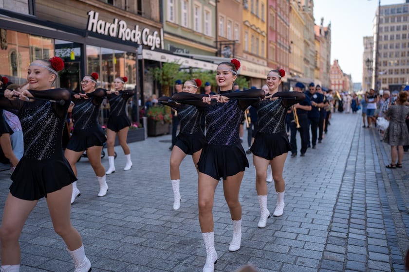 Marsz Kapeluszy i inauguracja Dni Seniora 2024