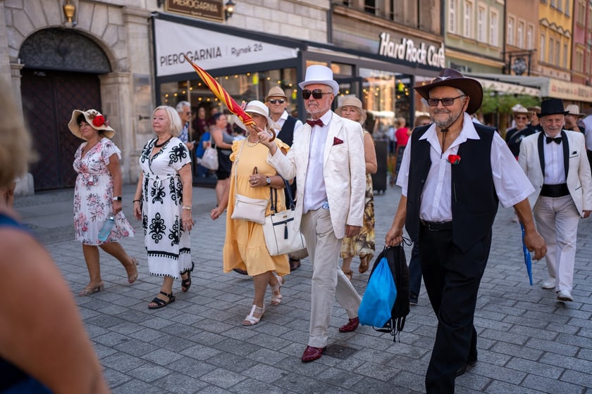 Marsz Kapeluszy i inauguracja Dni Seniora 2024