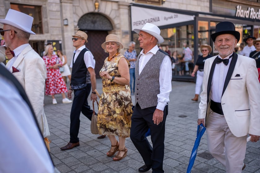 Marsz Kapeluszy i inauguracja Dni Seniora 2024