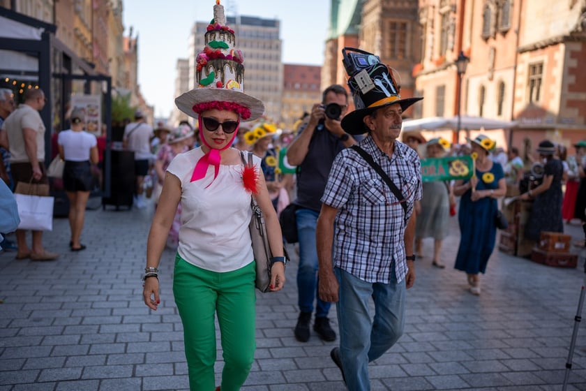 Marsz Kapeluszy i inauguracja Dni Seniora 2024