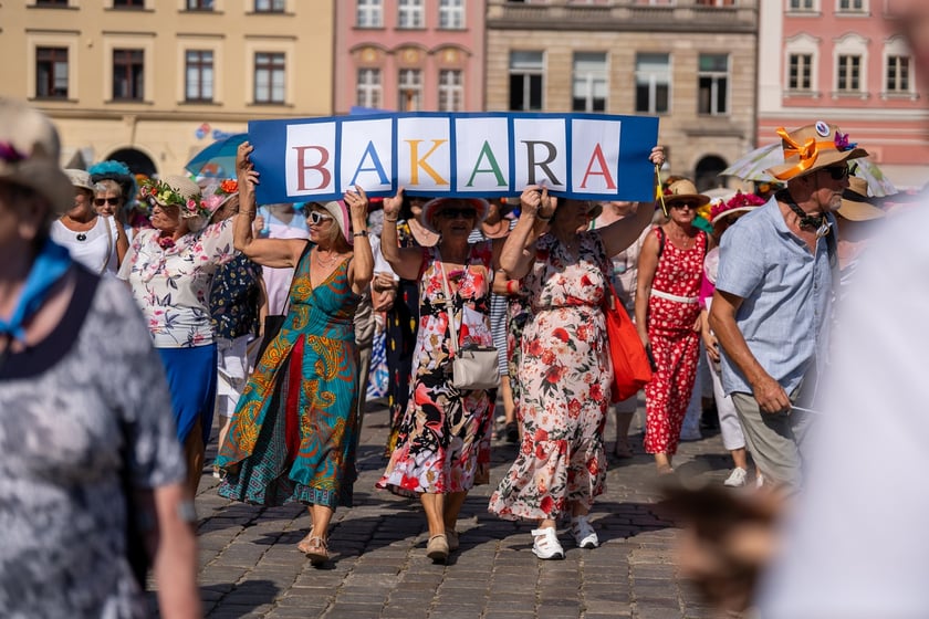 Marsz Kapeluszy i inauguracja Dni Seniora 2024