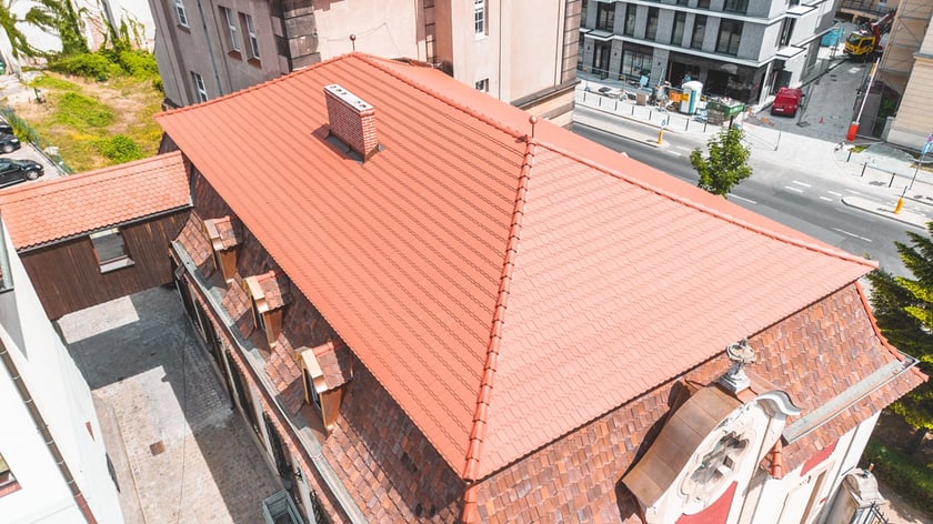 Wyremontowany dach na budynku refektarza