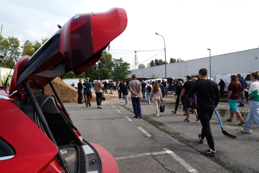 Odbiór piasku spod ZDiUM-u, 16 września 2024