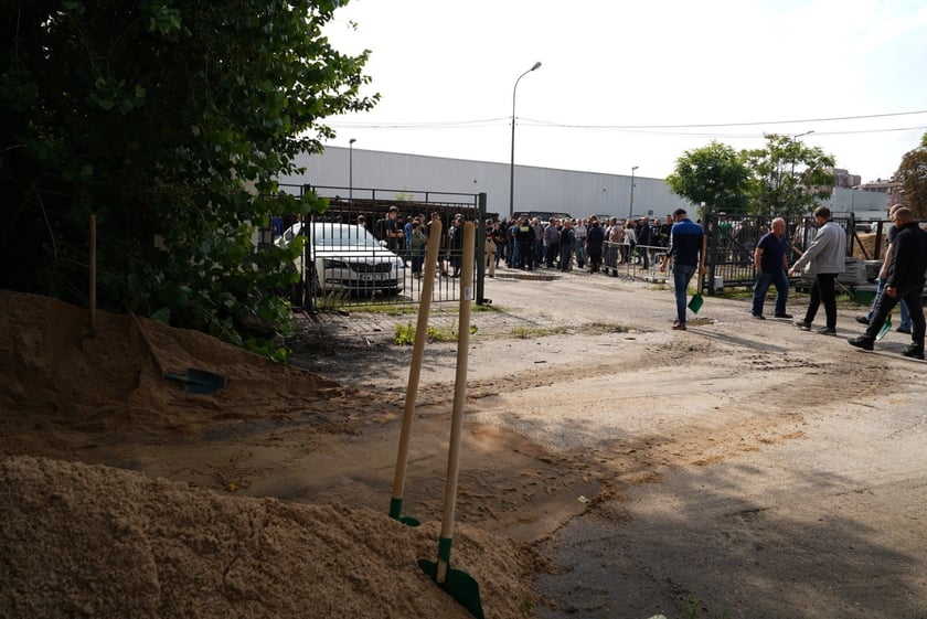 Odbiór piasku spod ZDiUM-u, 16 września 2024