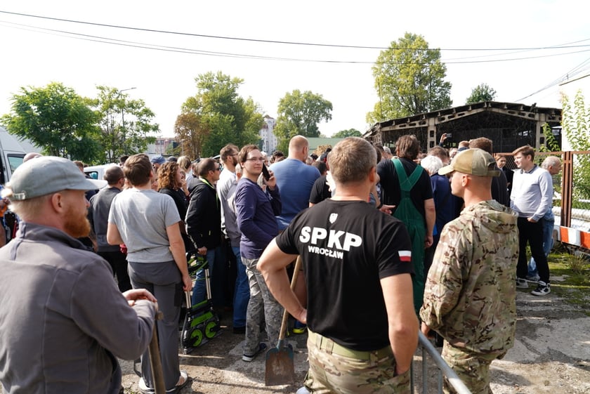 Odbiór piasku spod ZDiUM-u, 16 września 2024