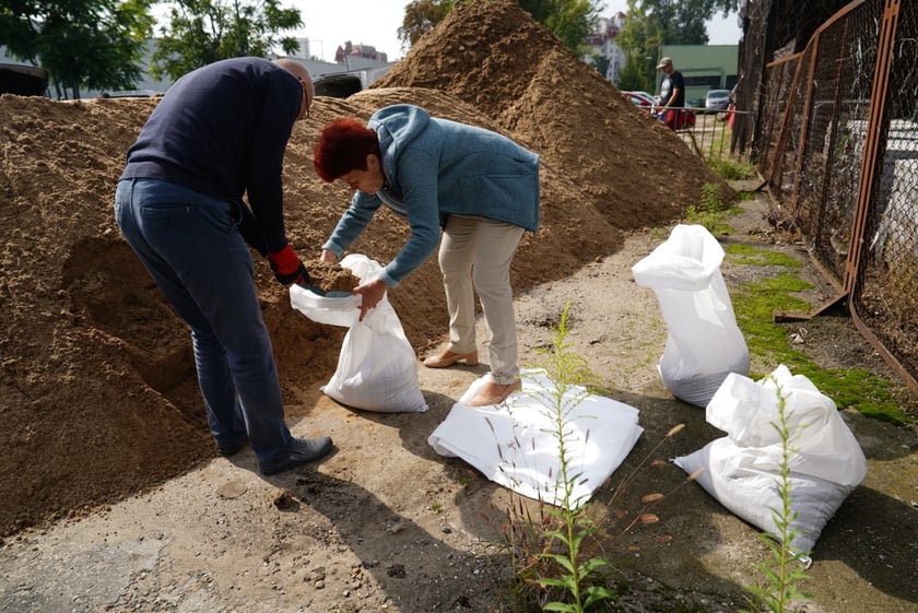 Odbiór piasku spod ZDiUM-u, 16 września 2024