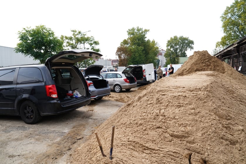 Odbiór piasku spod ZDiUM-u, 16 września 2024