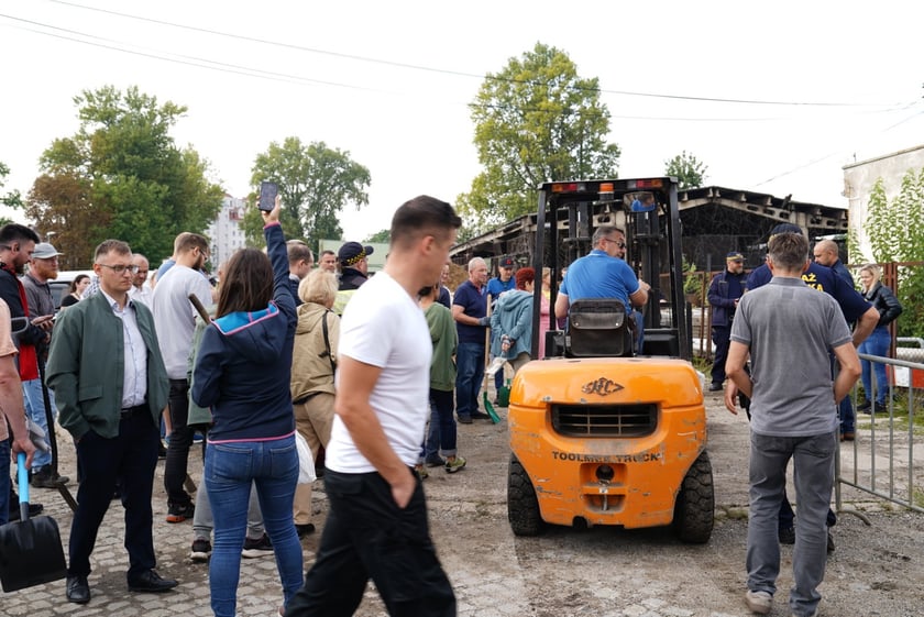 Odbiór piasku spod ZDiUM-u, 16 września 2024