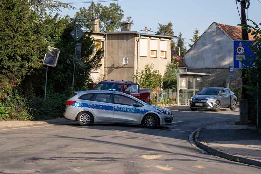 Obrona Marszowic. Strażacy i żołnierze podwyższają wał przeciwpowodziowy