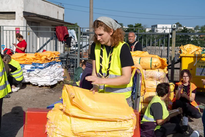Teren ZDiUM - miejsce, w którym można dostać worki z piaskiem