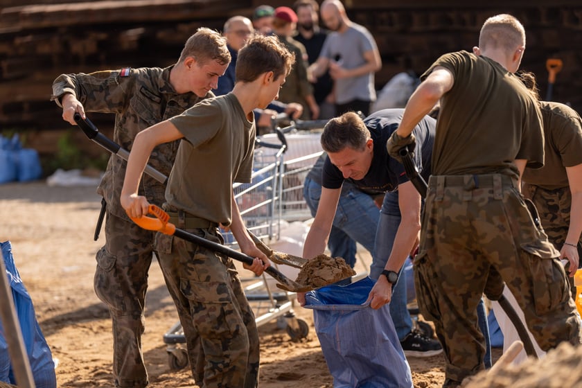 Teren ZDiUM - miejsce, w którym można dostać worki z piaskiem