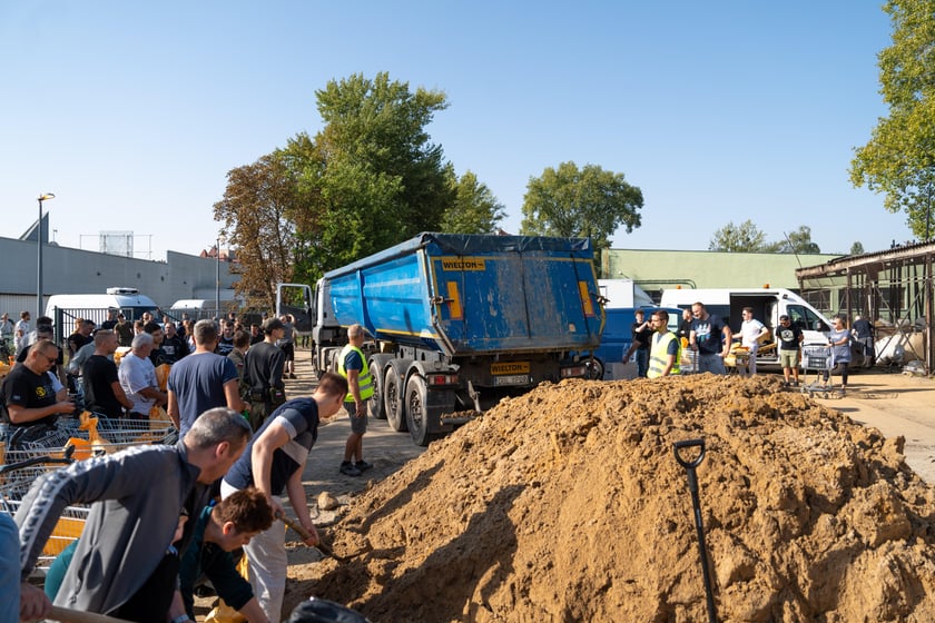 Teren ZDiUM - miejsce, w którym można dostać worki z piaskiem