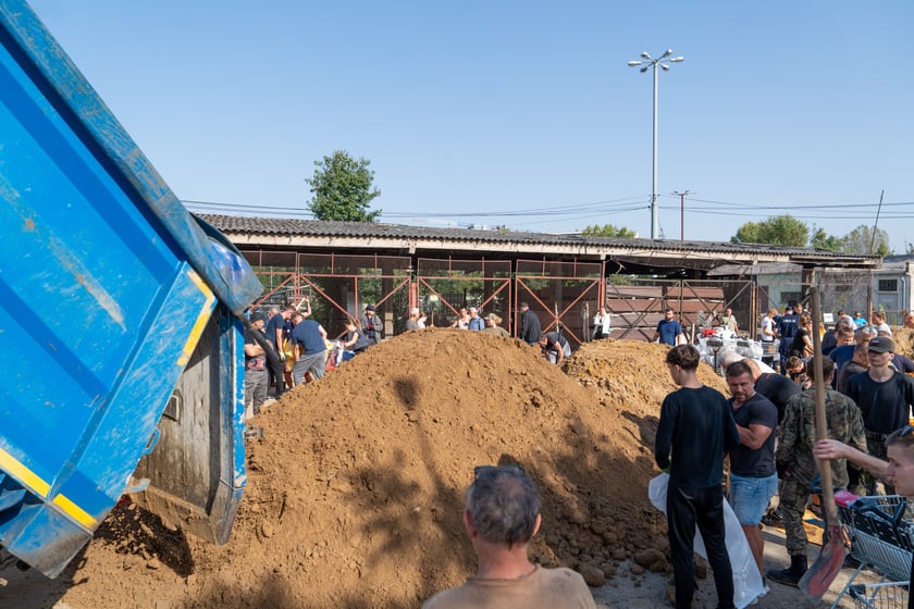 Teren ZDiUM - miejsce, w którym można dostać worki z piaskiem