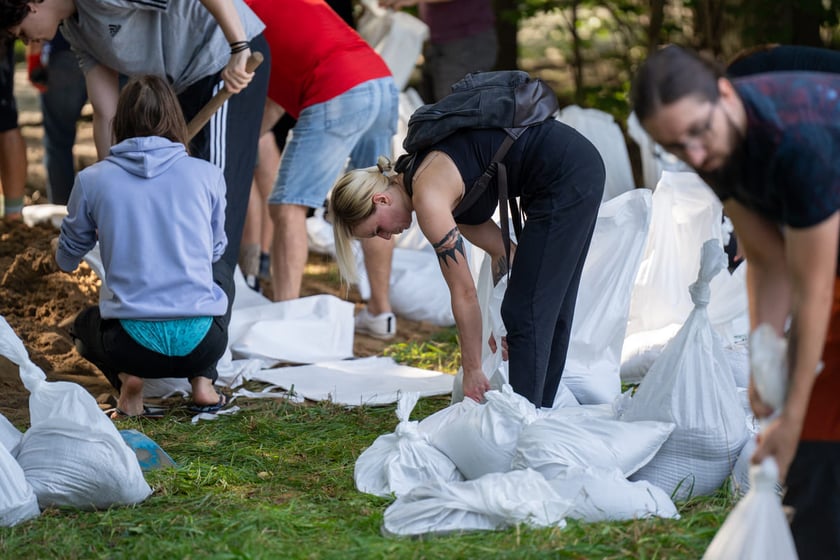 punkt wydawania worków z piaskiem, ulica Żwirowa