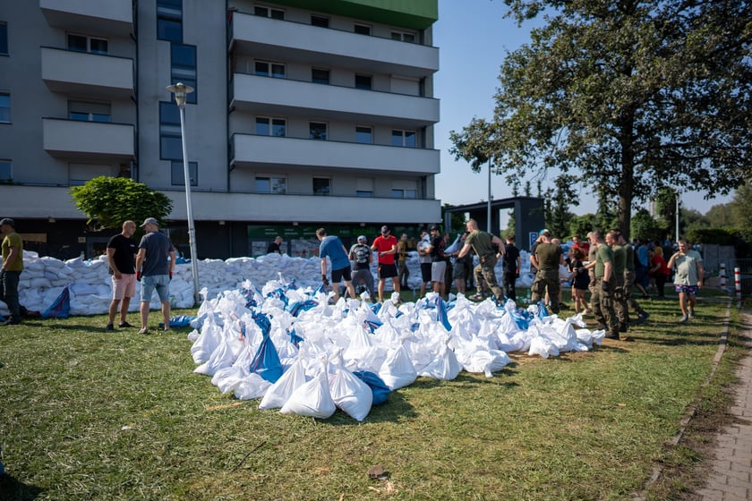 Stawianie umocnień na Stabłowicach (Leśnica), 18 września 2024 roku