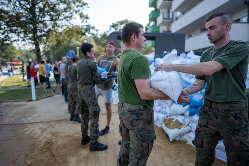 Stawianie umocnień na Stabłowicach (Leśnica), 18 września 2024 roku