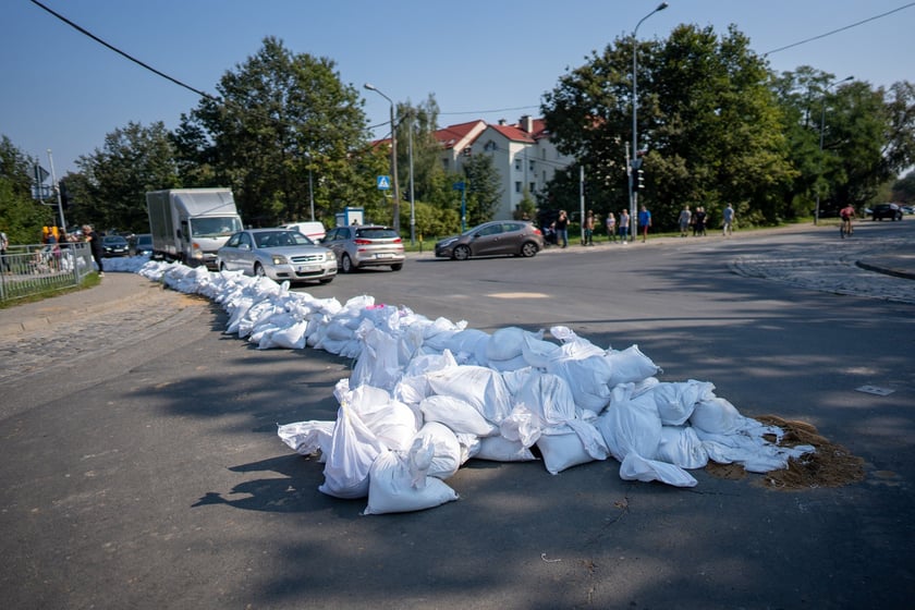 Stawianie umocnień na Stabłowicach (Leśnica), 18 września 2024 roku