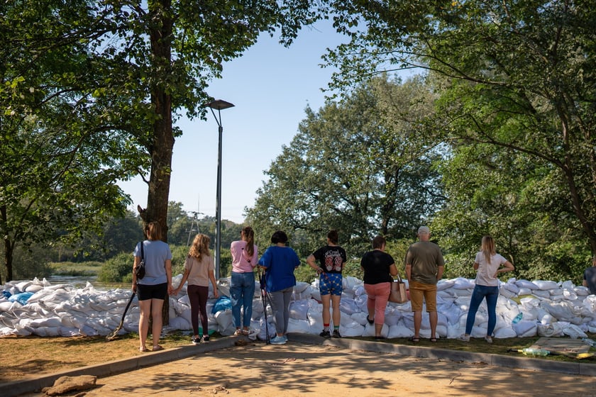 Stawianie umocnień na Stabłowicach (Leśnica), 18 września 2024 roku