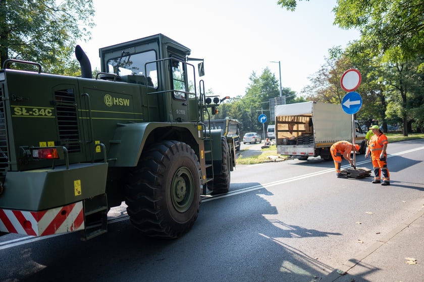 Stawianie umocnień na Stabłowicach (Leśnica), 18 września 2024 roku