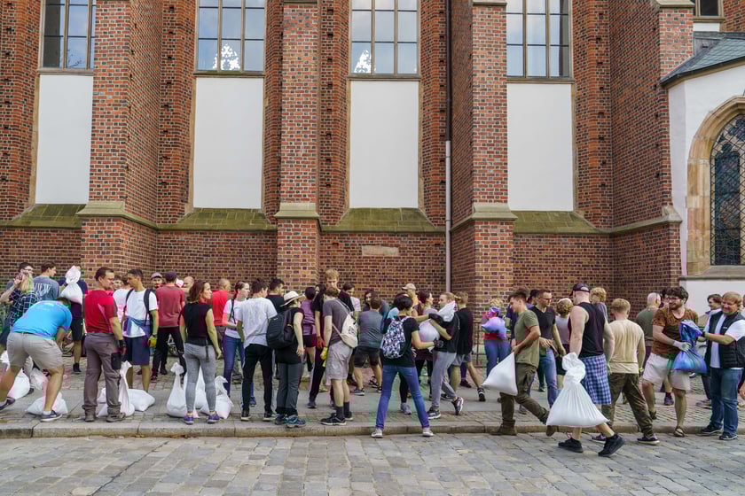 Mieszkańcy jednoczą się przy budowie wałów w okolicach Ostrowa Tumskiego