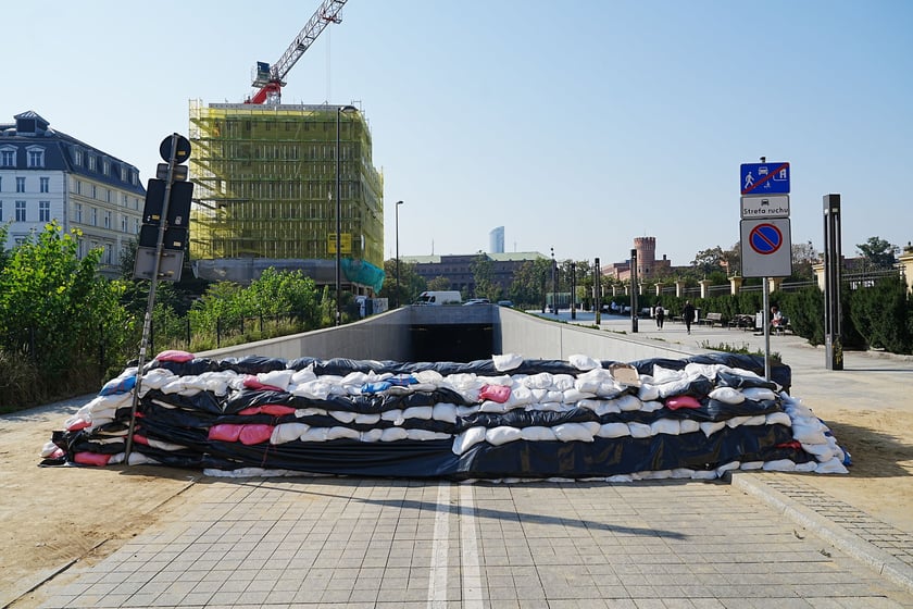 Układanie worków pod NFM-em, 18 września 2024